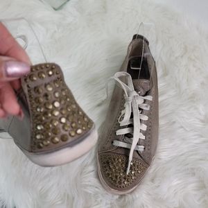 FRYE KIRA STUDDED LOW TAUPE LEATHER LACE UP SNEAKER WOMEN'S SIZE 8.